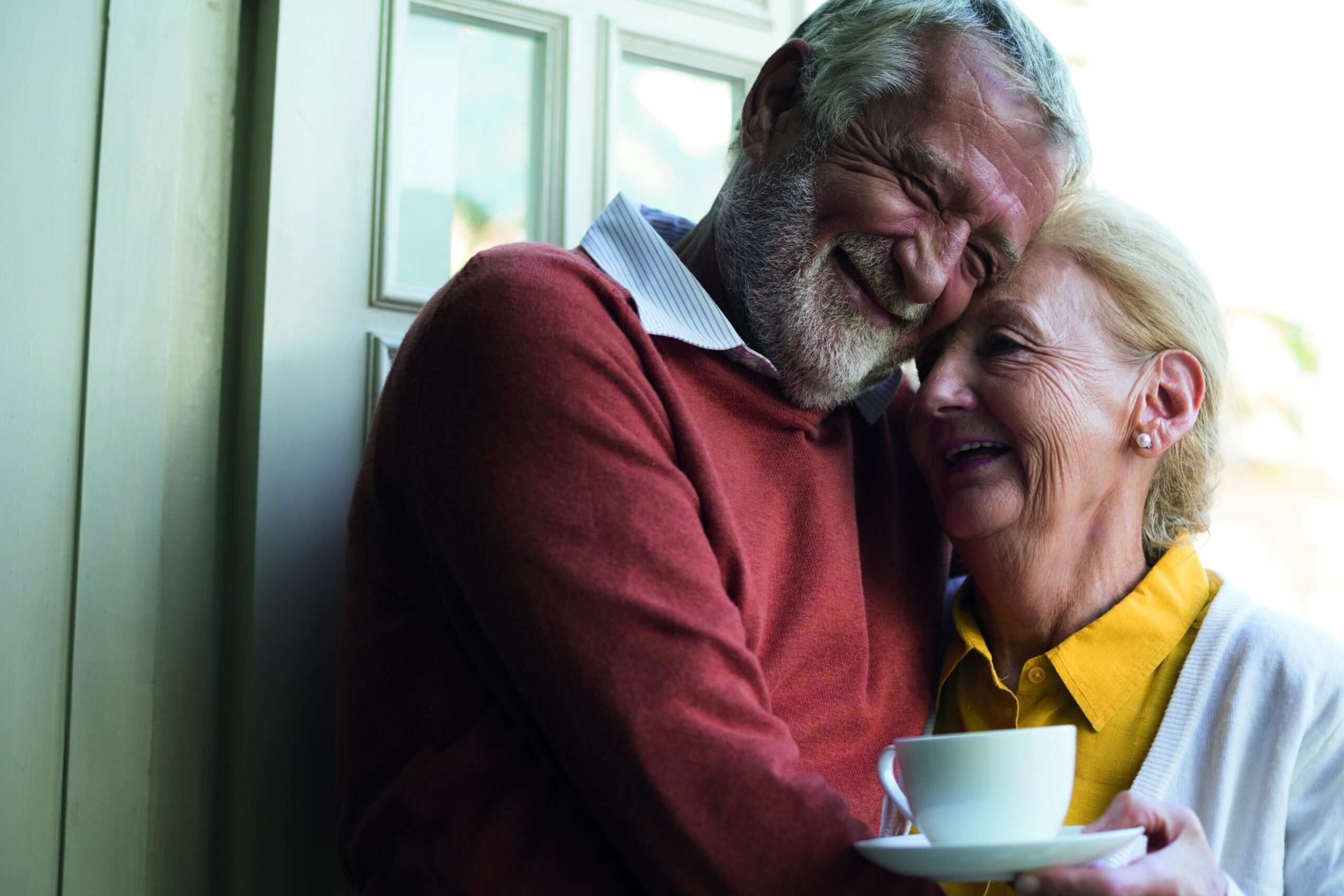 Con l’età che avanza, il nostro corpo diventa più esigente: articolazioni rigide, muscoli meno reattivi e movimenti rallentati. Per questo motivo, una buona postura da seduti non è solo una questione di comfort, ma un bisogno di salute reale. Sempre più persone scelgono una poltrona relax per anziani elettrica, capace di offrire comfort, autonomia e benessere quotidiano.