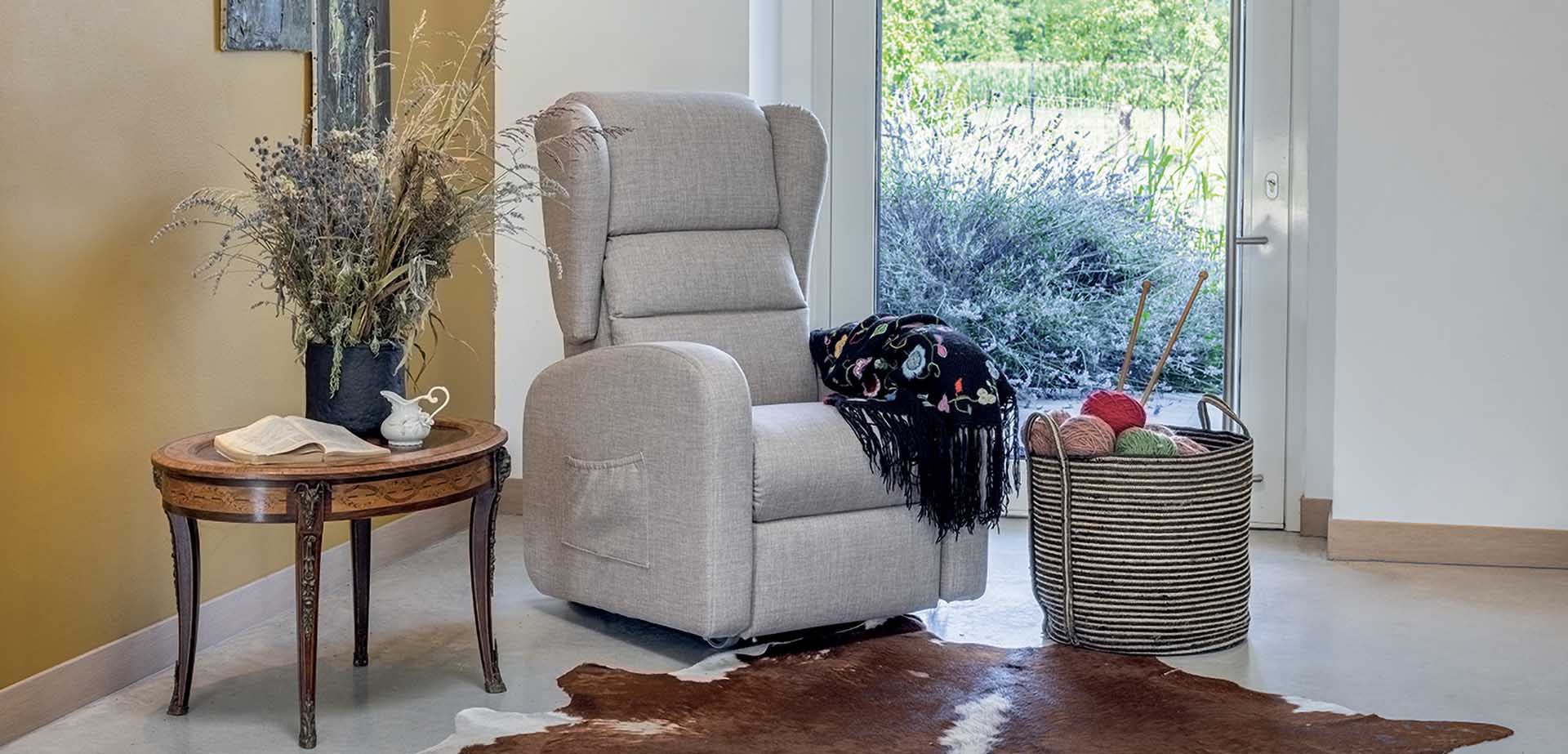 Scopri la poltrona per anziani Amy: comfort eccezionale, relax garantito e stile elegante. 3 vantaggi unici firmati La Castellana per il tuo benessere quotidiano.