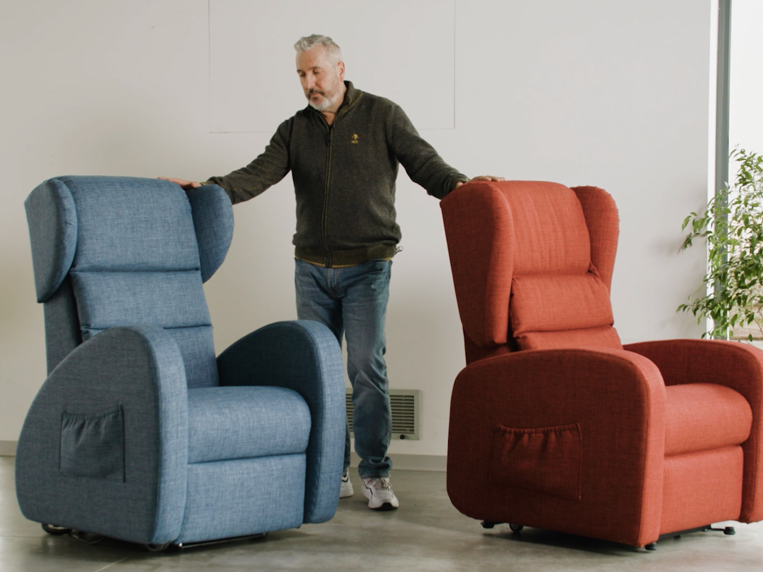 foto di intervista a roberto la castellana poltrone alzapersona per anziani